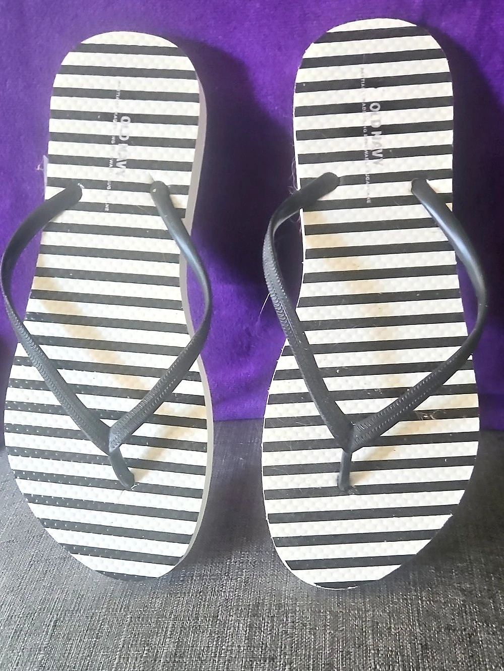Old Navy Striped Flip Flop Sandals in Black & White